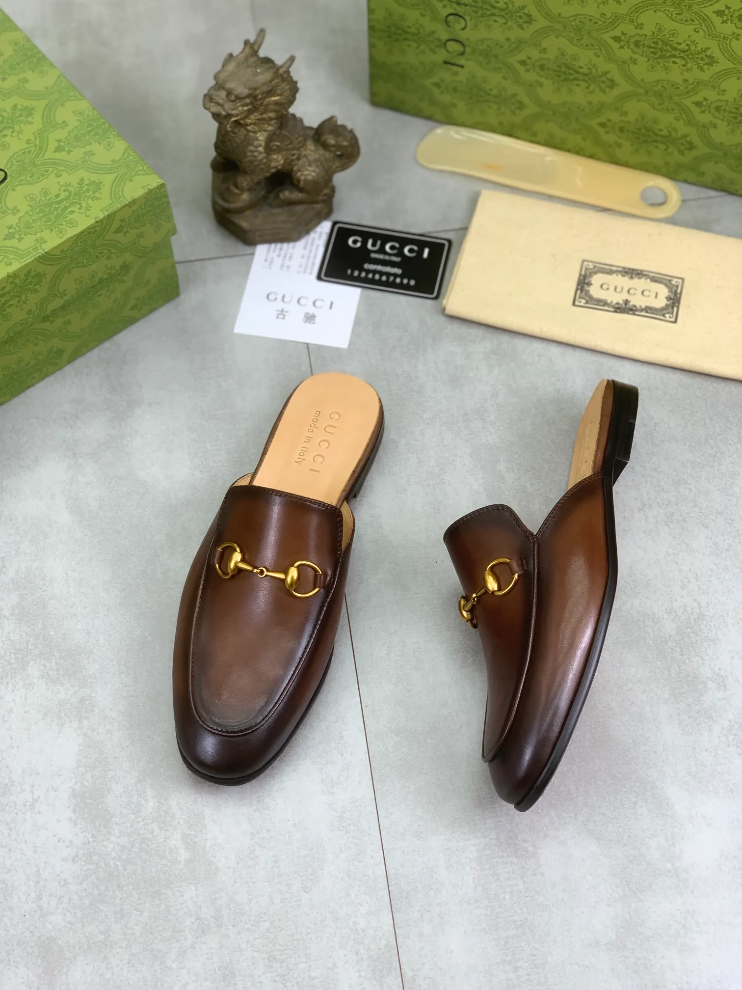 Men's Men's Shoes💰P480💰【New Style】Water-dyed Niuli High Quality Gucci half-drag business leather shoes hot selection (Gucci) official website latest Gucci half-drag 🎁 business leather shoes, hot style 💥 simple and elegant style, exclusive for trendy men. Unique official website latest brand original double G embossing Elements 👑 Original Gucci decoration, fashionable and elegant, fabric original calfskin ✅ Fully imported first-layer cowhide lining, official website designated wear-resistant, rubber business outsole, classic model taken at the counter in real life 🎬Number: 38-44 (45 46 customized) 2⃣️colors available